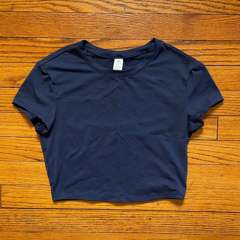 Alosoft Crop Finesse Short Sleeve, Size S in Navy